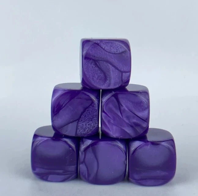 16mm Swirl Acrylic D6 Dice Set – Custom purple swirl acrylic D6 dice, can be engraved with personalized designs, text