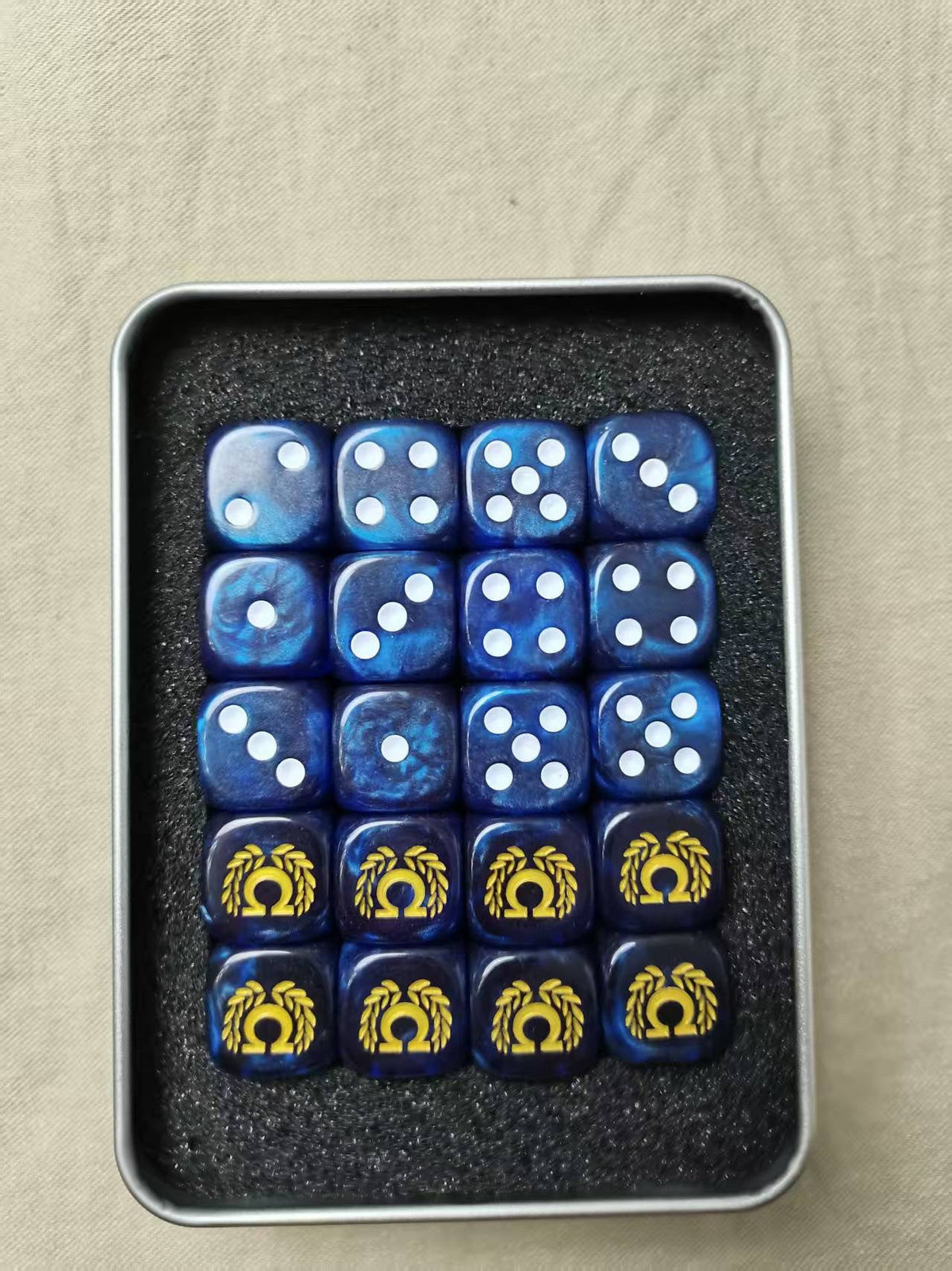 Acrylic D6 Dice – 40k Ultramarines – alternate product view