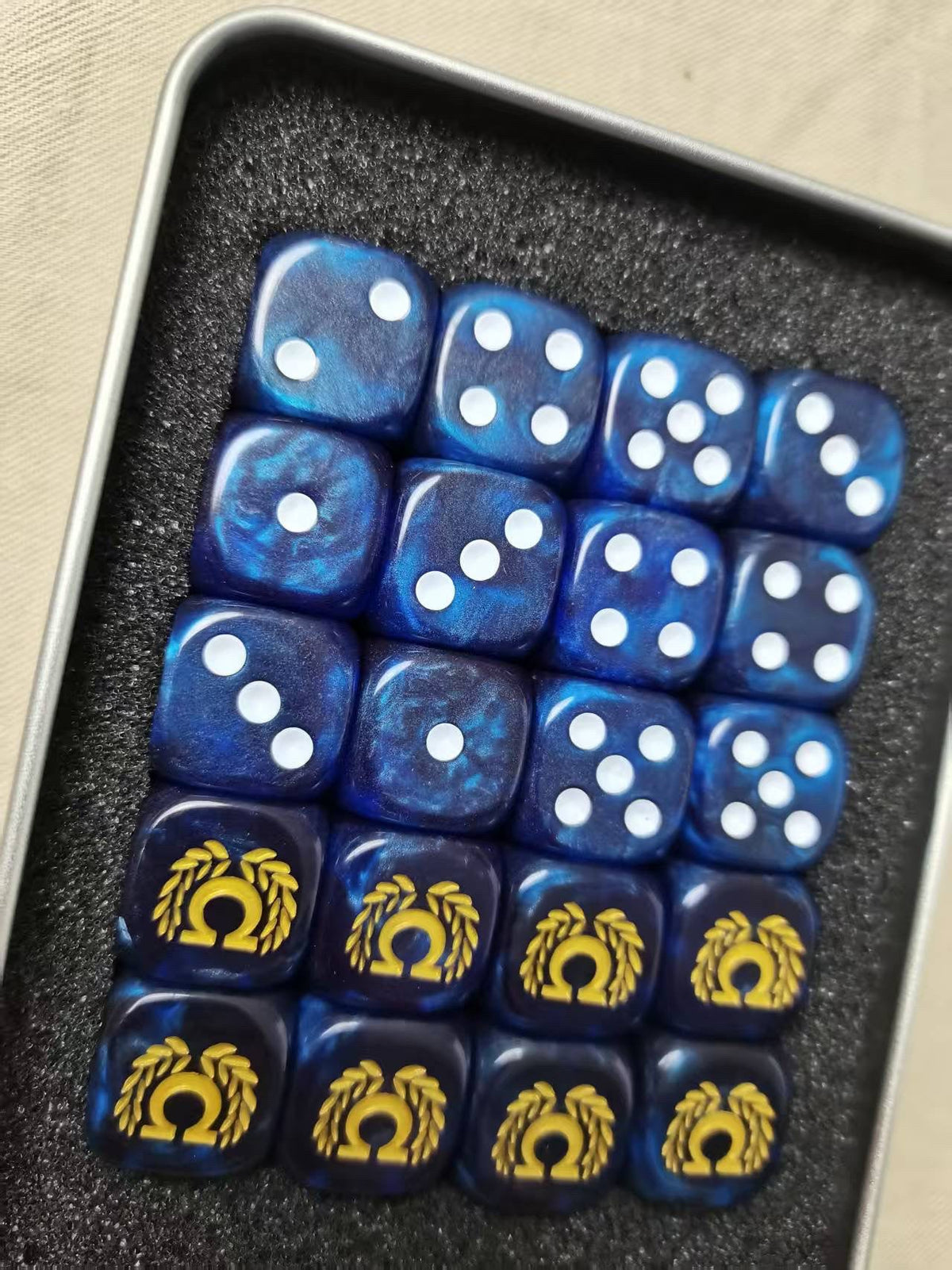 Acrylic D6 Dice – 40k Ultramarines – alternate product view