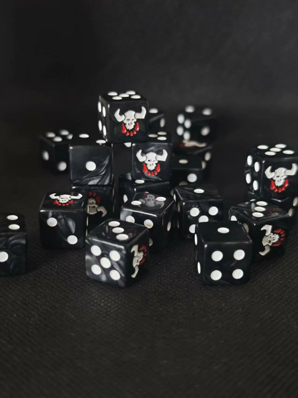 Acrylic D6 Dice – Black Swirl – Minotaurs Pearlescent