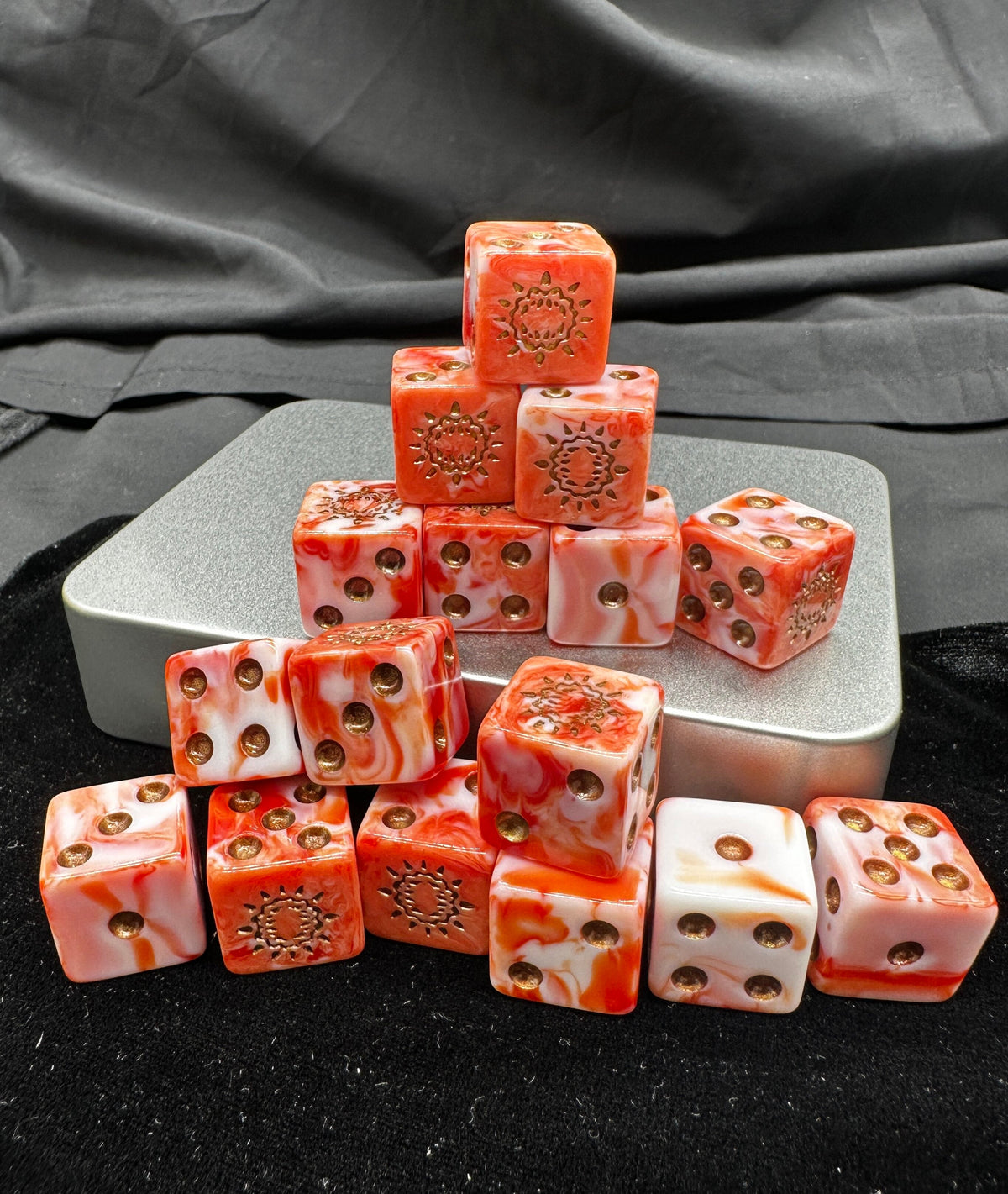 Acrylic D6 Dice – Eaters Swirl – 40k World 1