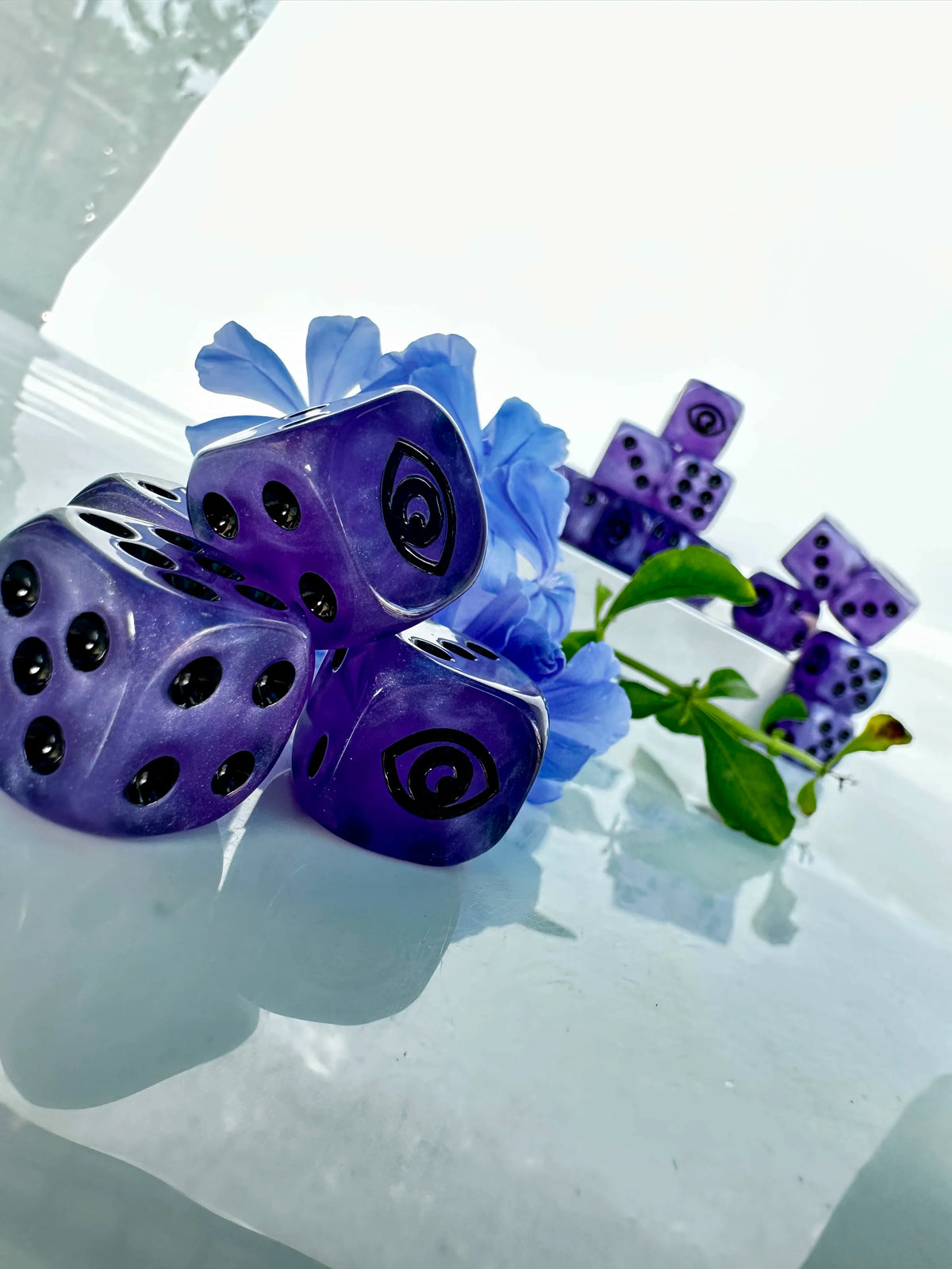 Acrylic D6 Dice – Eye Daemon – Warhammer 40K Eye of the Daemon Purple Acrylic D6 Dice