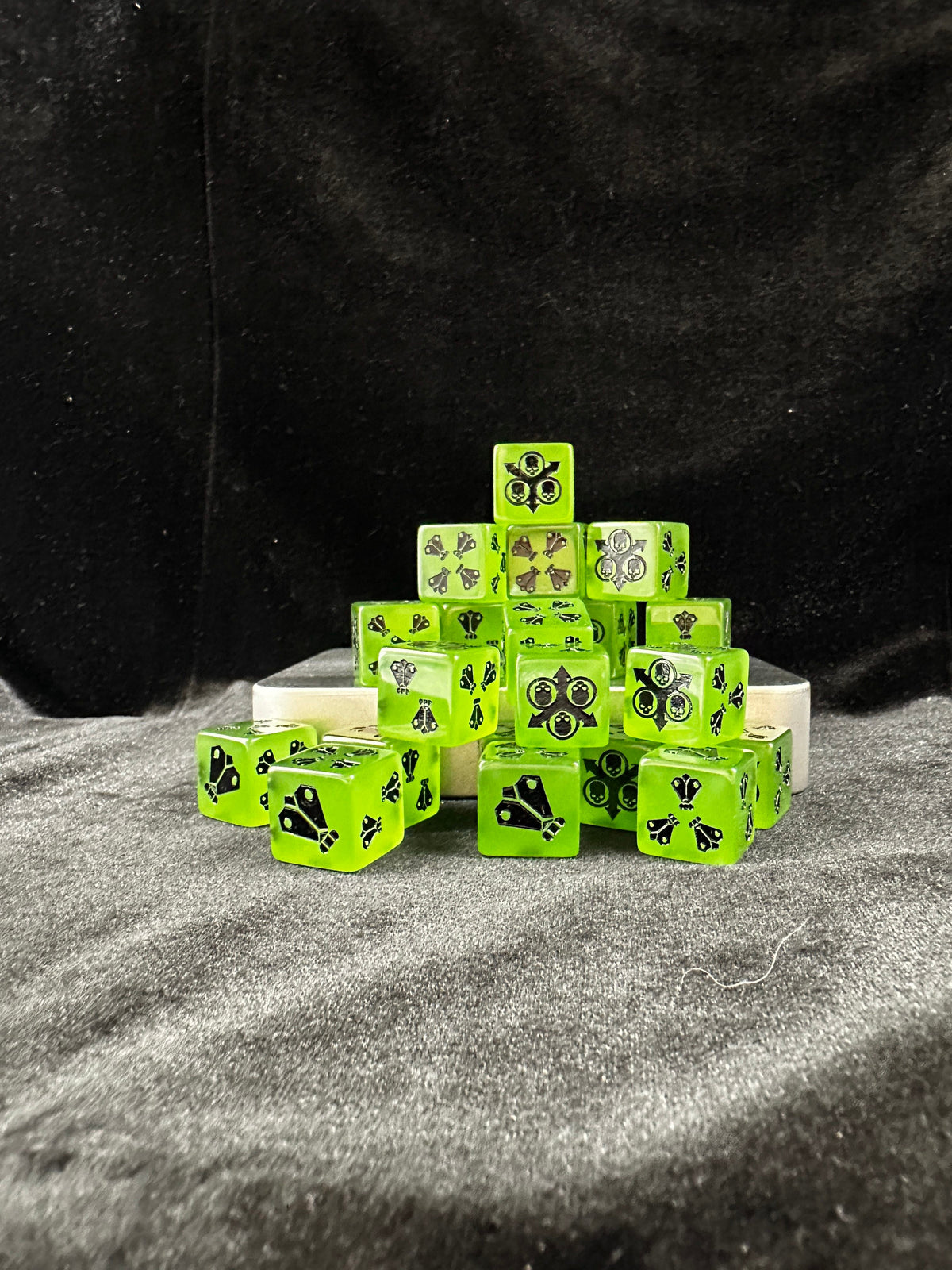 Acrylic D6 Dice – Glow Dark