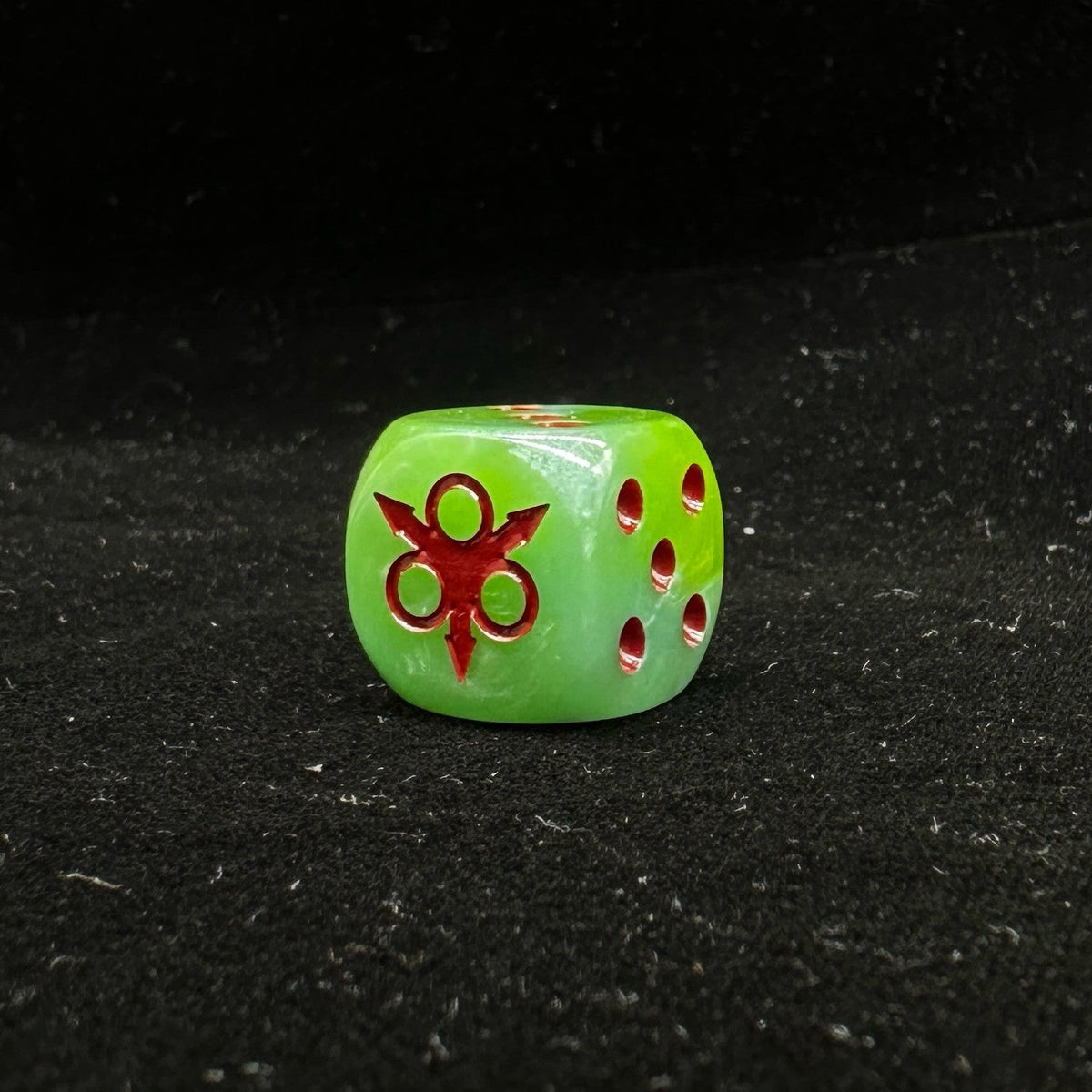 Acrylic D6 Dice – Maggot Bright – alternate product view