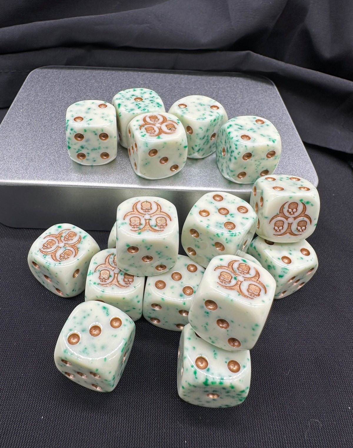 Acrylic D6 Dice – Nurgle Off