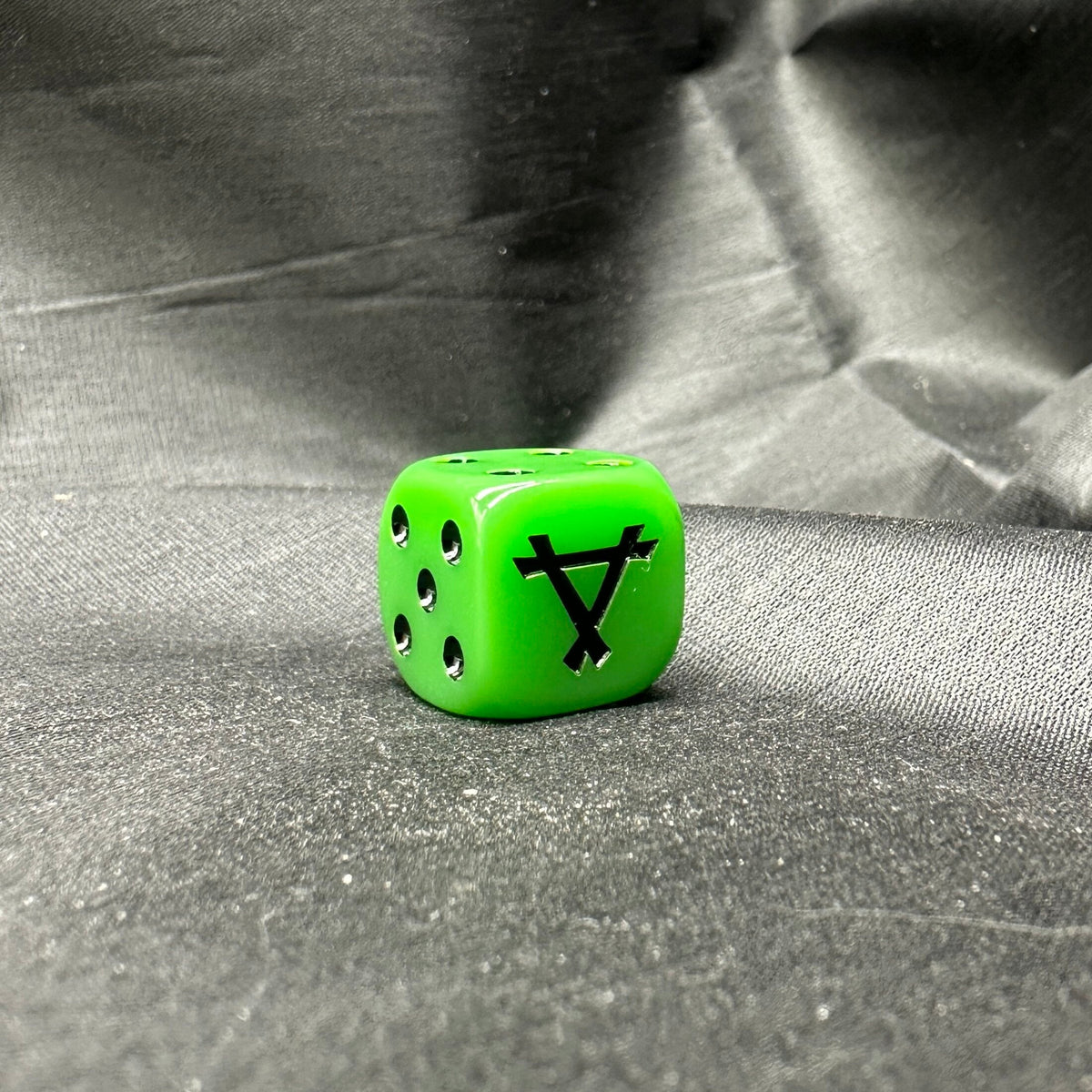 Acrylic D6 Dice Set – 40k Skaven – Warhammer 1 – alternate product view