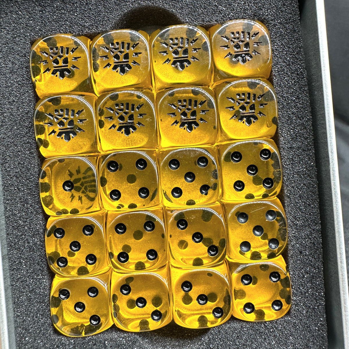Acrylic D6 Dice Set – Imperial Fists