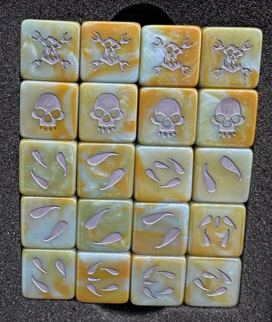 Acrylic D6 Dice Set – Orks Pearlescent – alternate product view