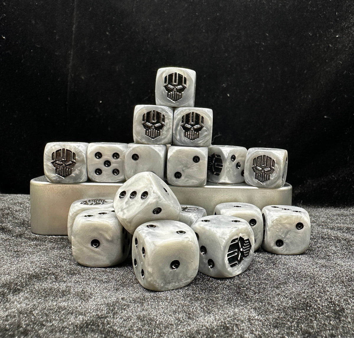 Acrylic D6 Dice Set – Swirl Pearlescent
