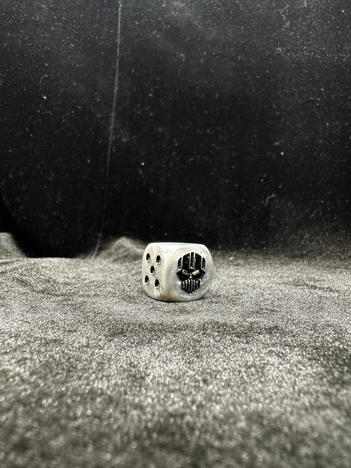 Acrylic D6 Dice Set – Swirl Pearlescent – alternate product view
