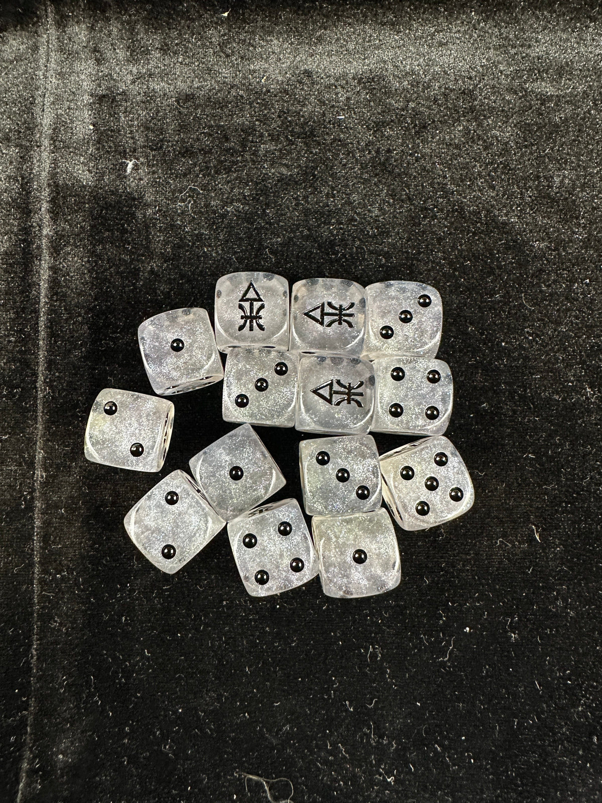 Acrylic D6 Dice – Shifting Crystal – alternate product view