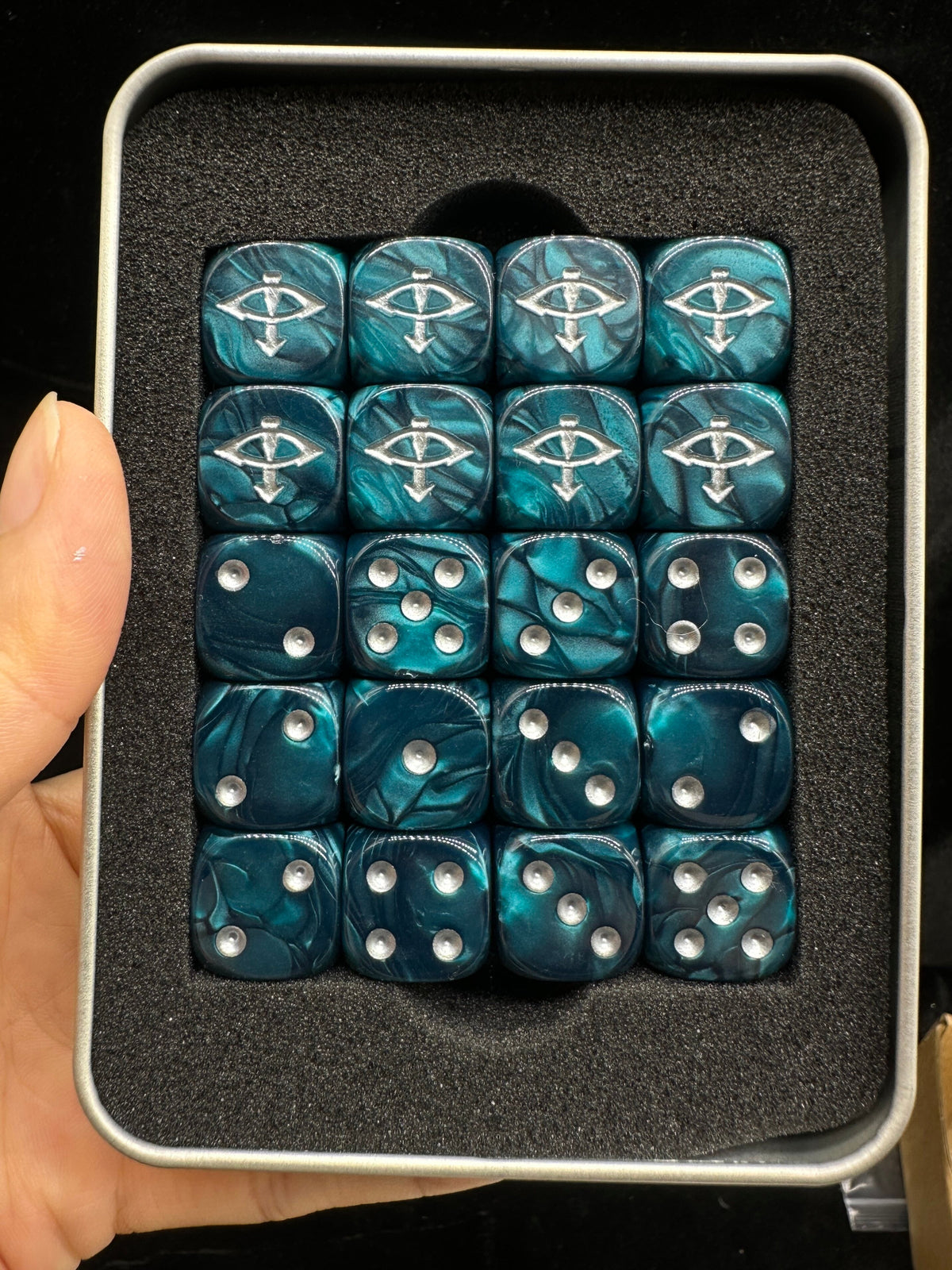 Acrylic D6 Dice – Swirl Pearlescent – Horus Heresy 1