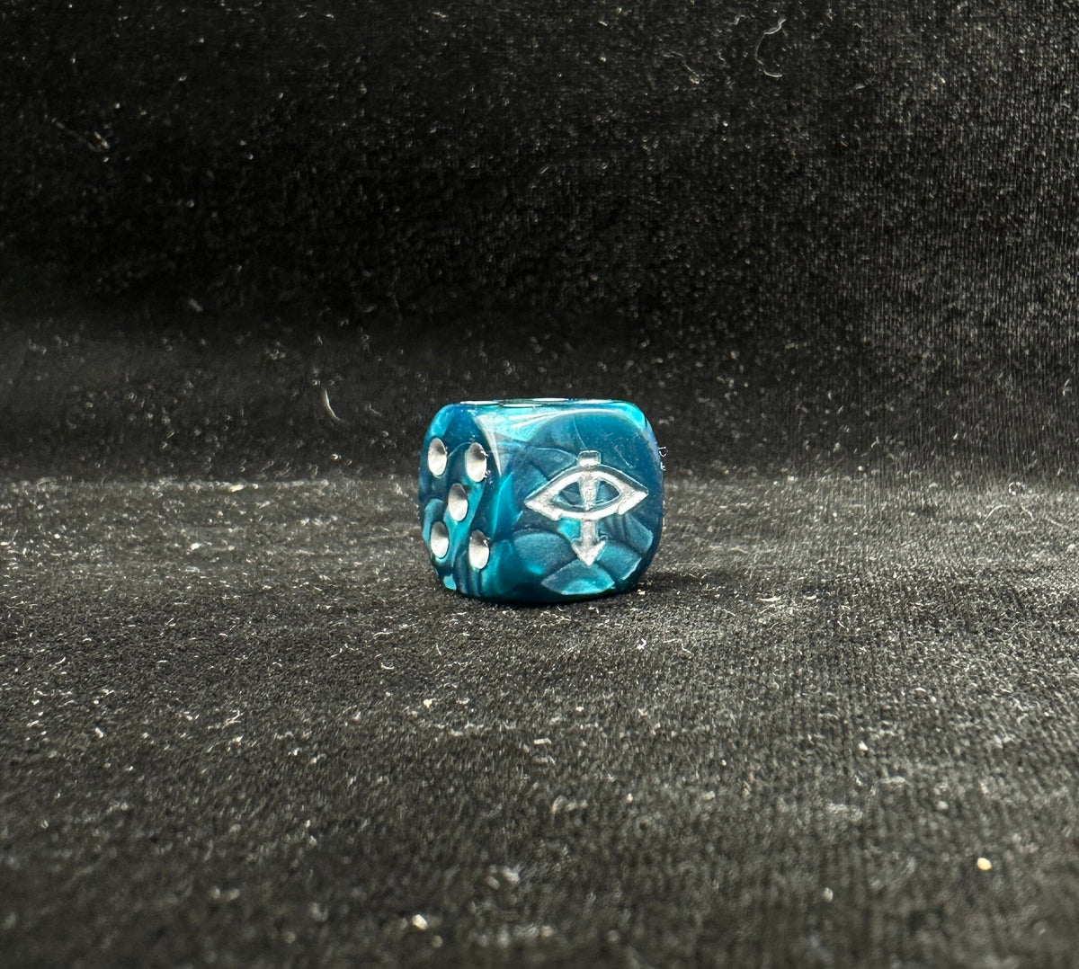 Acrylic D6 Dice – Swirl Pearlescent – Horus Heresy 1 – alternate product view