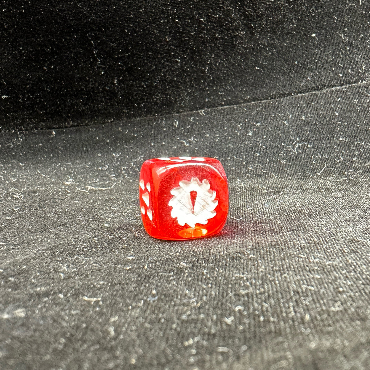 Acrylic D6 Dice – Warhammer 40K – Blood Angels 1 – alternate product view