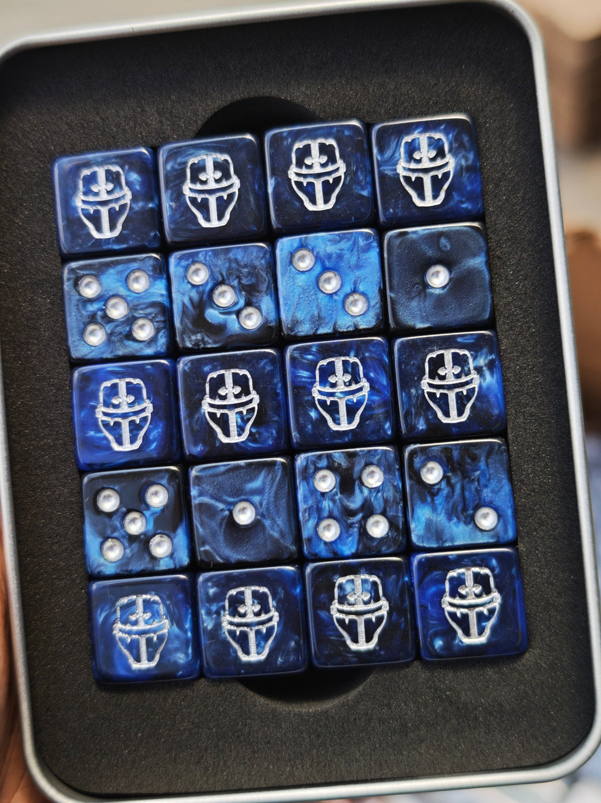 Acrylic RPG Dice Set – Warhammer 40K Imperial Knight Acrylic D6 Dice engraved knight helmet face display layout