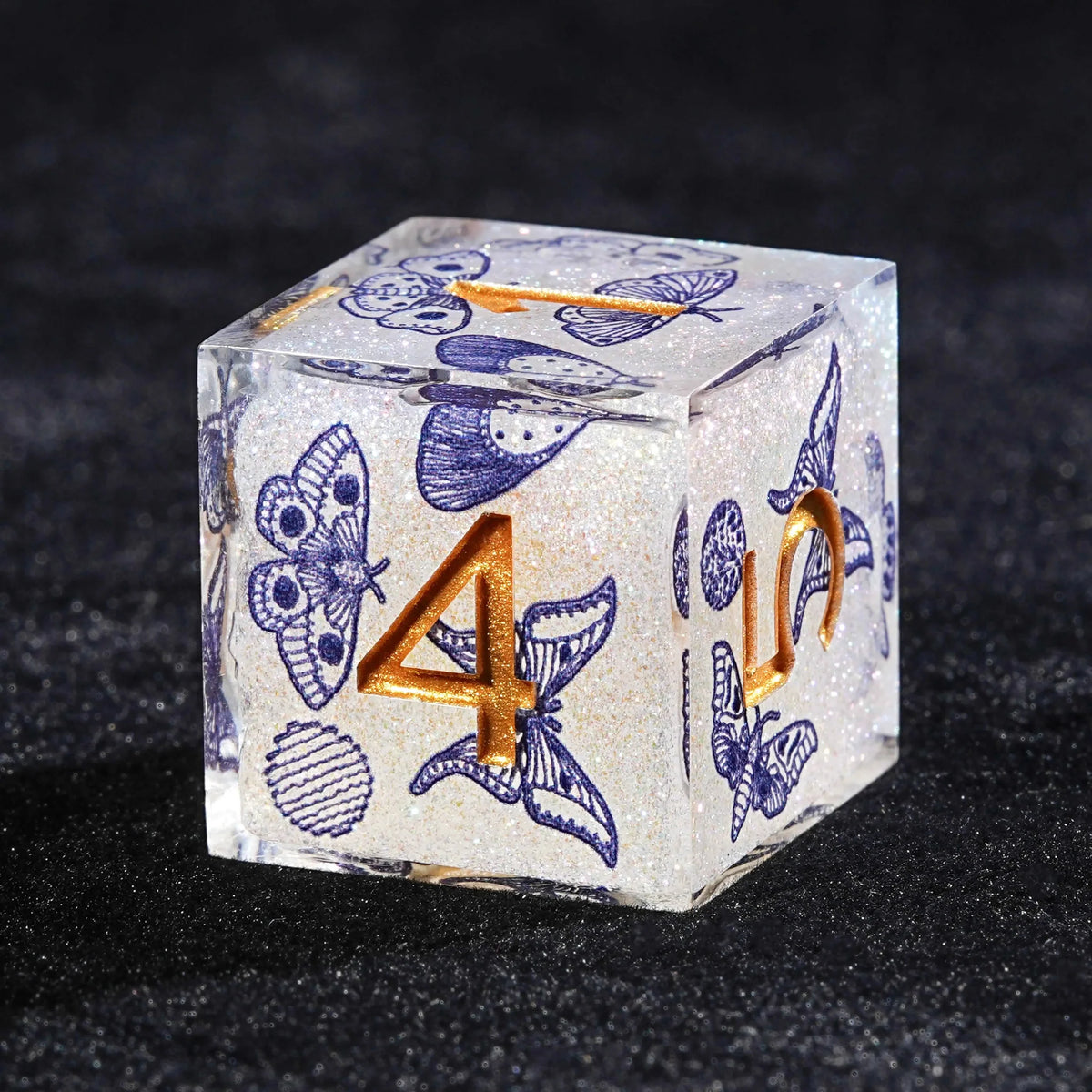 Butterfly Resin DND Dice Set – Gold Numbers – Blue Butterfly Resin DND Dice Set + Gold Font