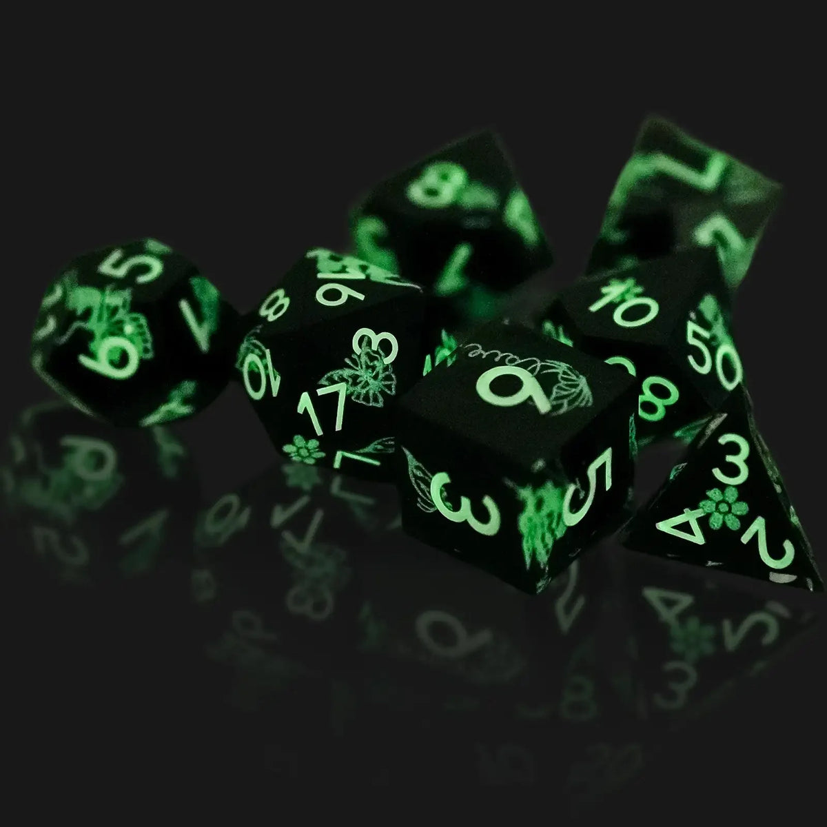 Butterfly Resin DND Dice Set – Illusion Glowing – Unique cool luminous dnd dice: black resin butterfly flower