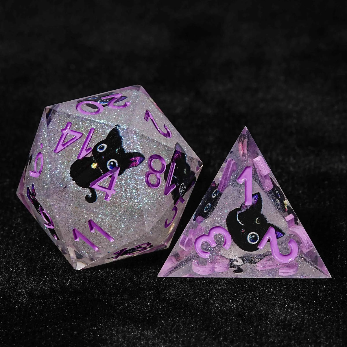 Cat Resin DND Dice Set – Eyes Cute – Glitter resin DND D20 and D4 dice feature clear purple numbers and printed with