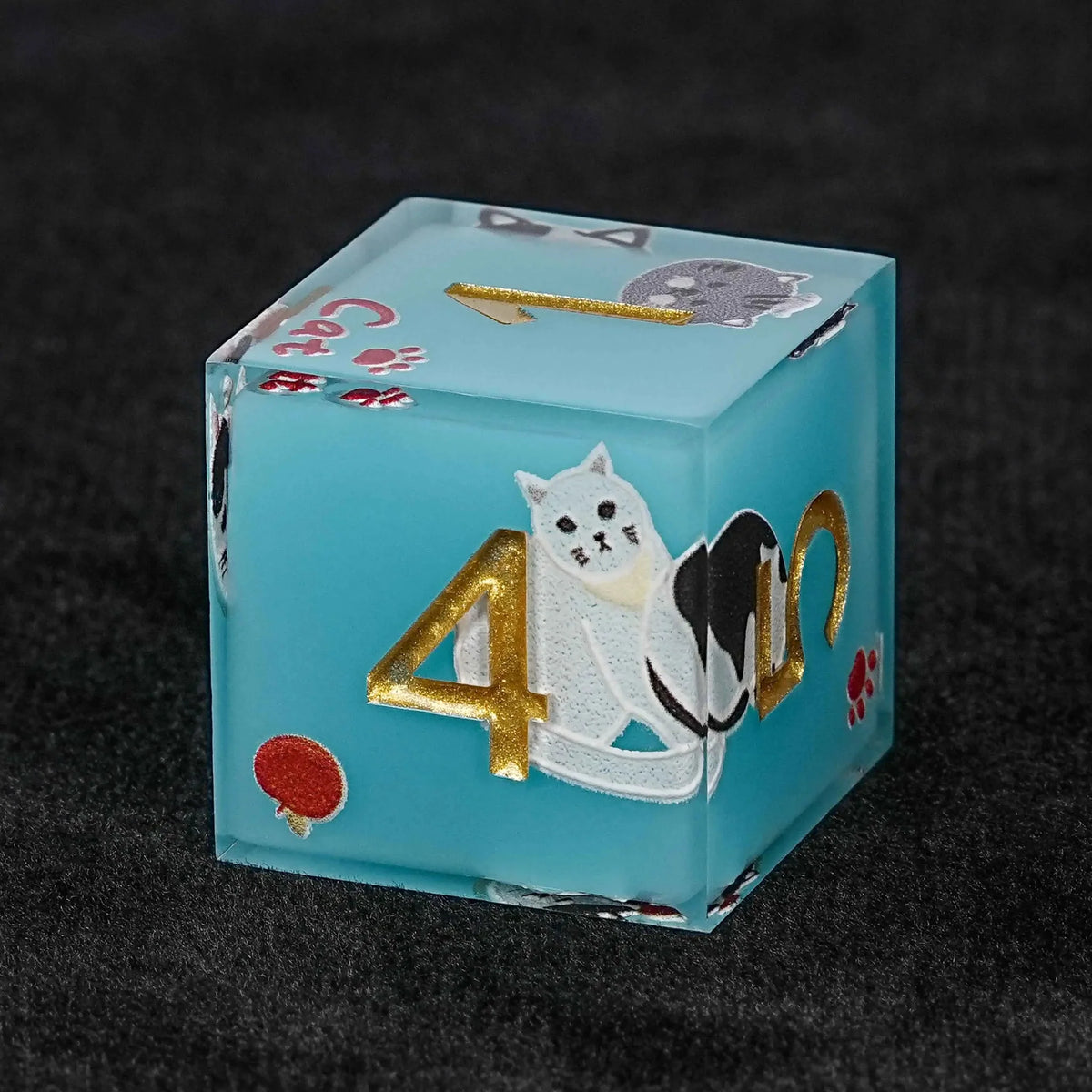 Cat Resin DND Dice Set – Gold Numbers – Blues – Vintage blues cat resin dnd dice set + gold numbers