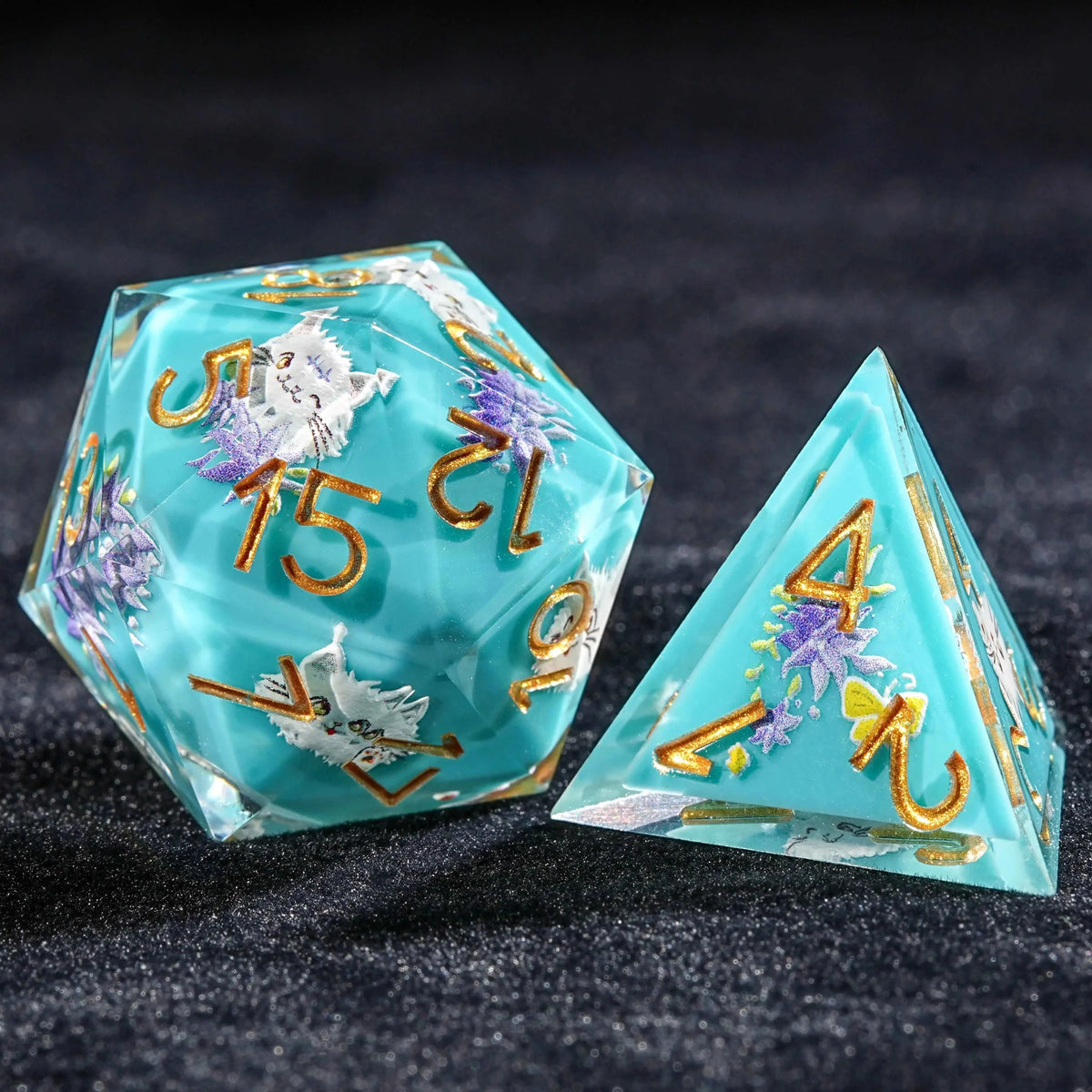 Cat Resin DND Dice Set – Gold Numbers – Boost Fairy – Cute plush white cat, blue resin DND D20 and D4 dice with gold