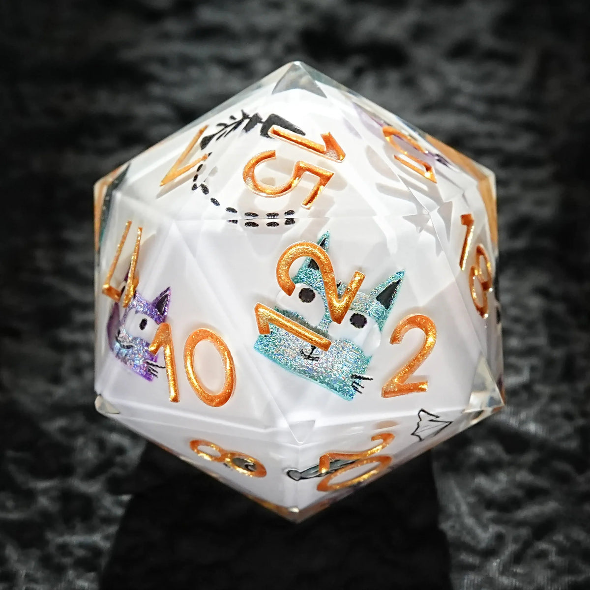 Cat Resin DND Dice Set – Gold Numbers – Smiley – Smiley Cat White Resin DND Dice Set + Gold Font