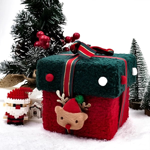 Custom Dice Sticker Set – Blind Christmas – Christmas DND Dice Blind Box Gift Set - Resin Dice, Stickers, Ornaments and