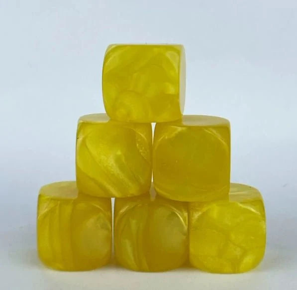 Star Acrylic D6 Dice Set – Customizable personalized yellow swirl acrylic D6 dice, can be engraved with personalized