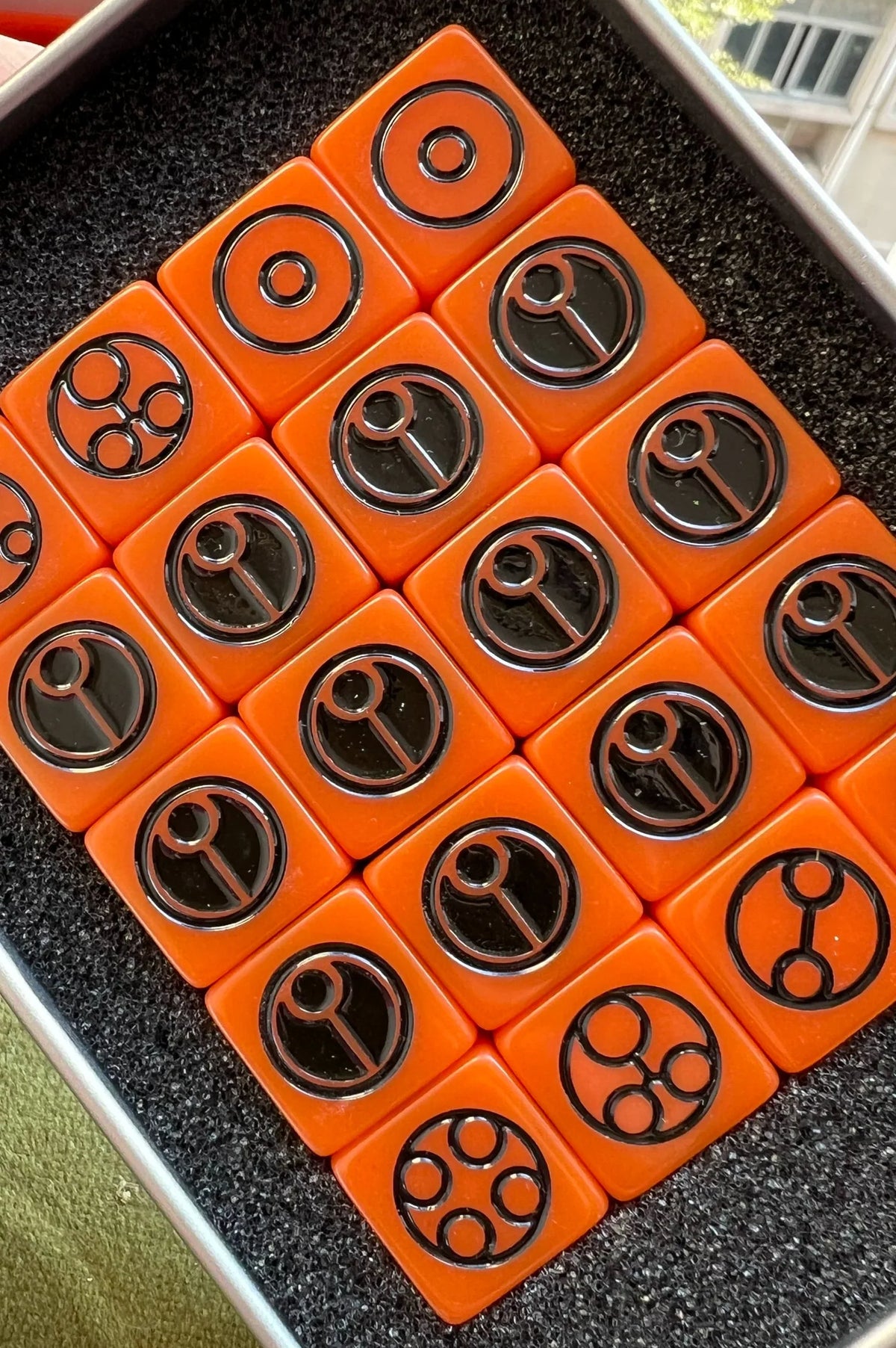 D6 Dice – Bright Orange – Warhammer Game: Warhammer 30k Dice Custom Warhammer 40k Titanium Empire 20-piece Equipped