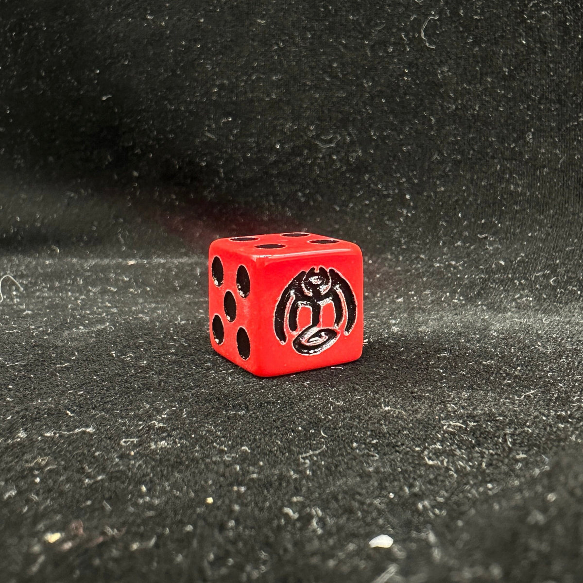 Daughters Khaine Acrylic D6 Dice – alternate product view
