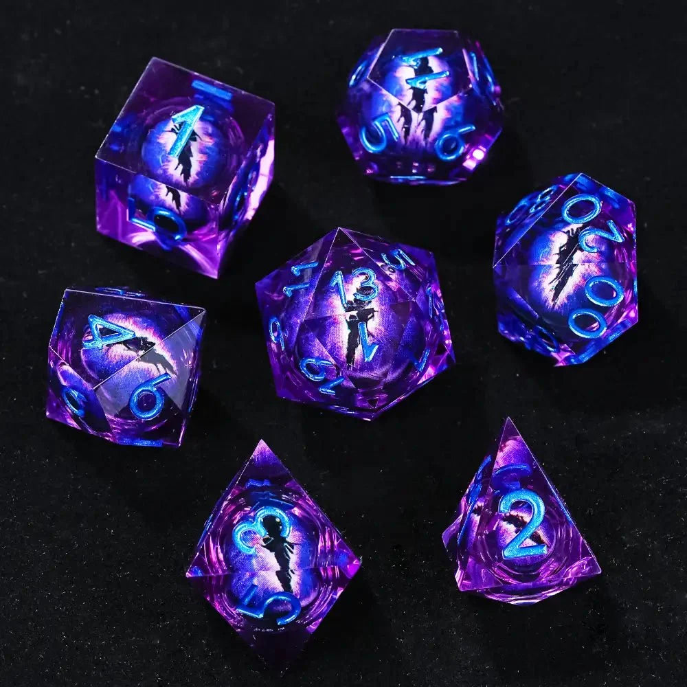 Dragon Liquid Core Liquid Core Dice Set – Eye – Personalized Design 1 – Transparent resin liquid core blue-purple