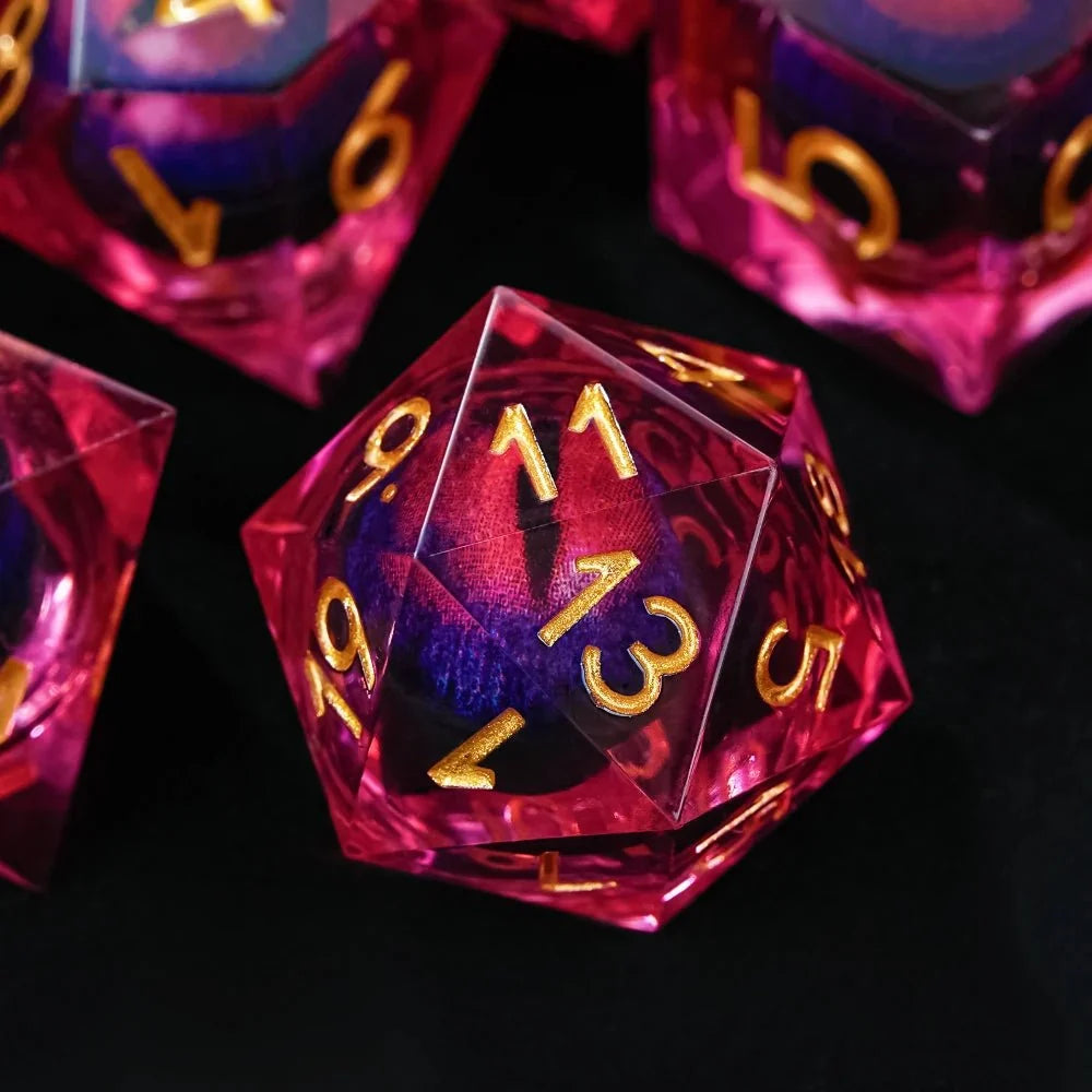 Dragon Liquid Core Liquid Core Dice Set – Eye – Personalized Design 1 – Purple transparent resin liquid core dragon eye