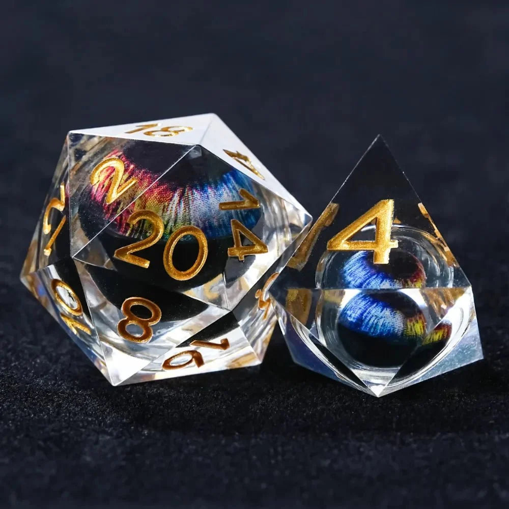 Dragon Liquid Core Liquid Core Dice Set – Eye – Personalized Design 1 – Purple transparent resin liquid core dragon eye