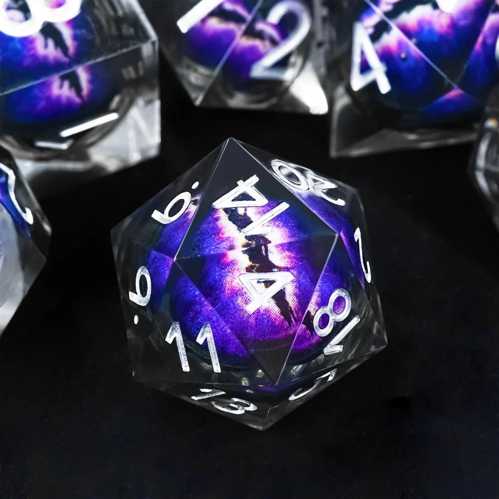 Dragon Liquid Core Liquid Core Dice Set – Eye – Personalized Design 1 – Purple transparent resin liquid core dragon eye