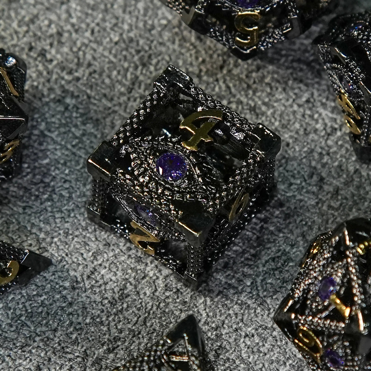 Dragon Metal DND Dice Set – Eye – DND Amethyst Dragon's Eye Hollow Metal Dice Set|Eyes of Cthulhu