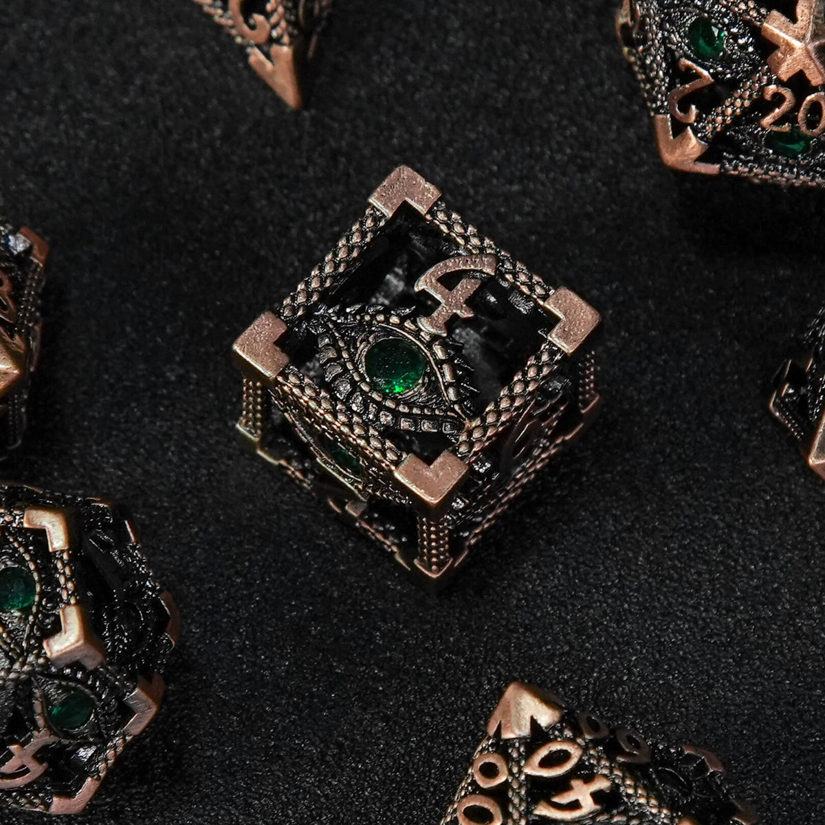 Dragon Metal DND Dice Set – Eye Online – Emerald Dragon Eye Metal Hollow DND Dice Set Dragon Scale Edge