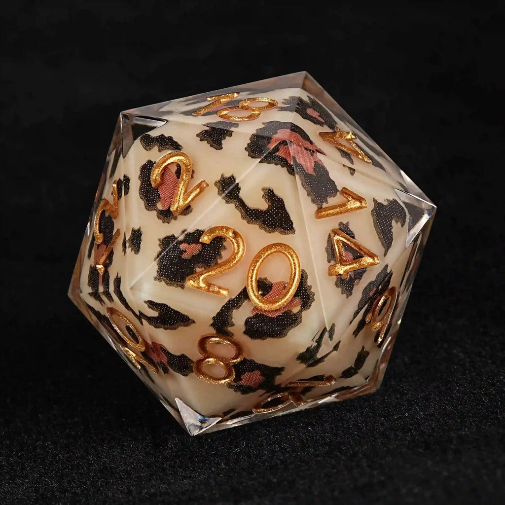 Fashionable Leopard Resin DND Dice Set – Light yellow leopard print transparent resin polyhedron DND dice set