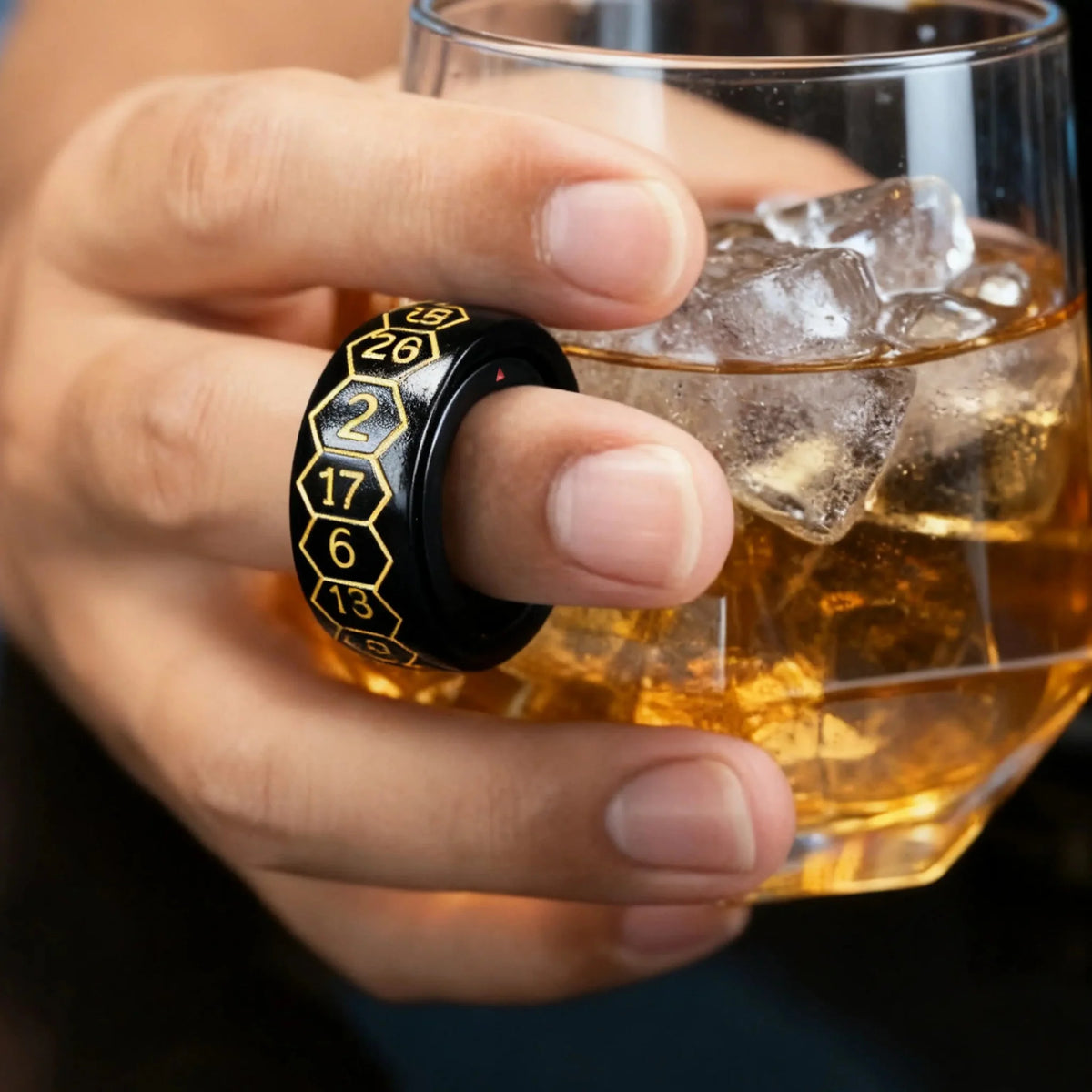 Fingertip Ring Metal Spinner Dice Set – Cool black spinning D20 dice ring, wearable on your hand