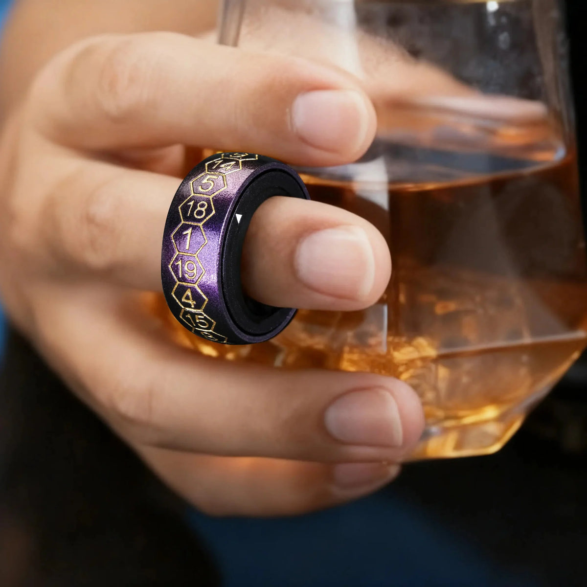 Fingertip Ring Metal Spinner Dice Set – Cool purple metallic spinning D20 dice ring, wearable on your hand and spins