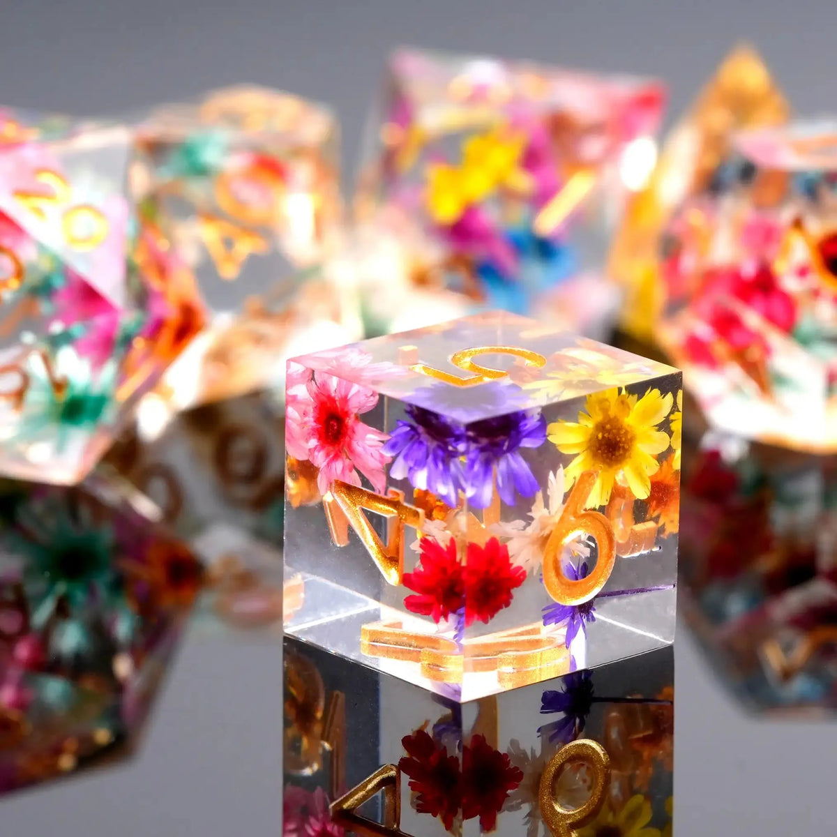 Flower Resin DND Dice Set – Gold Numbers – Floral Lettering – Transparent R esin Polyhedron DND Colored Dried Flower D6