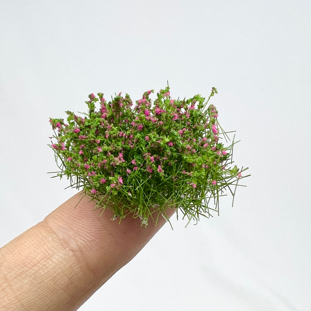 Flower RPG Miniature – Tabletop Model – DND Purple Miniature Flower Clusters – Realistic Vegetation for Wargaming