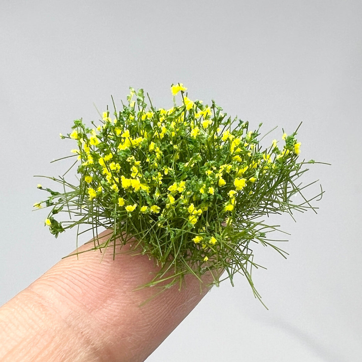 Flower RPG Miniature – Tabletop Model – DND Yellow Miniature Flower Clusters – Realistic Vegetation for Wargaming