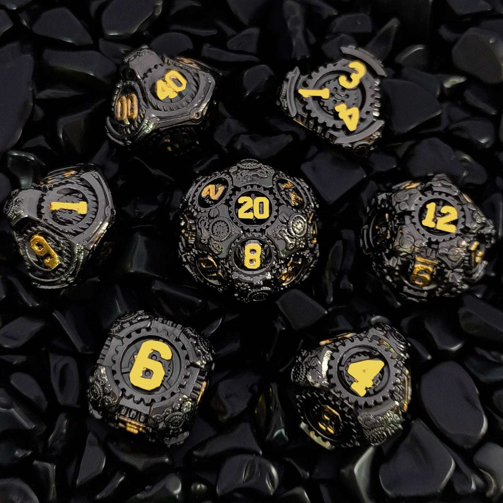 Gear Metal DND Dice Set – Black mechanical gear solid metal DND dice set with gold numbers