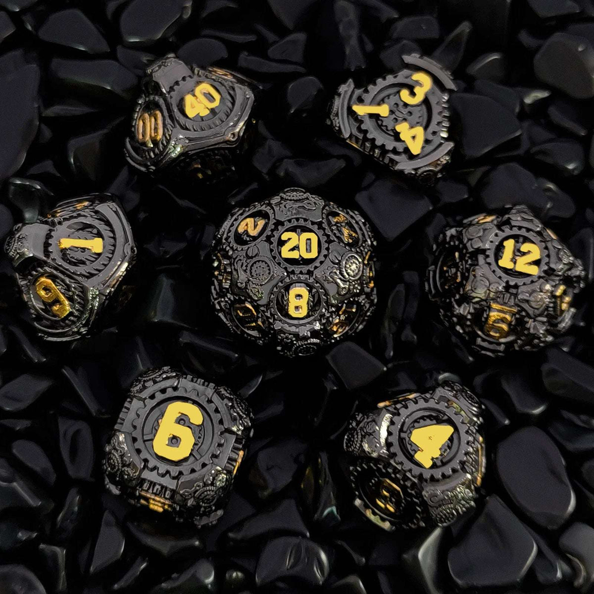 Gear Metal DND Dice Set – Black mechanical gear solid metal DND dice set with gold numbers