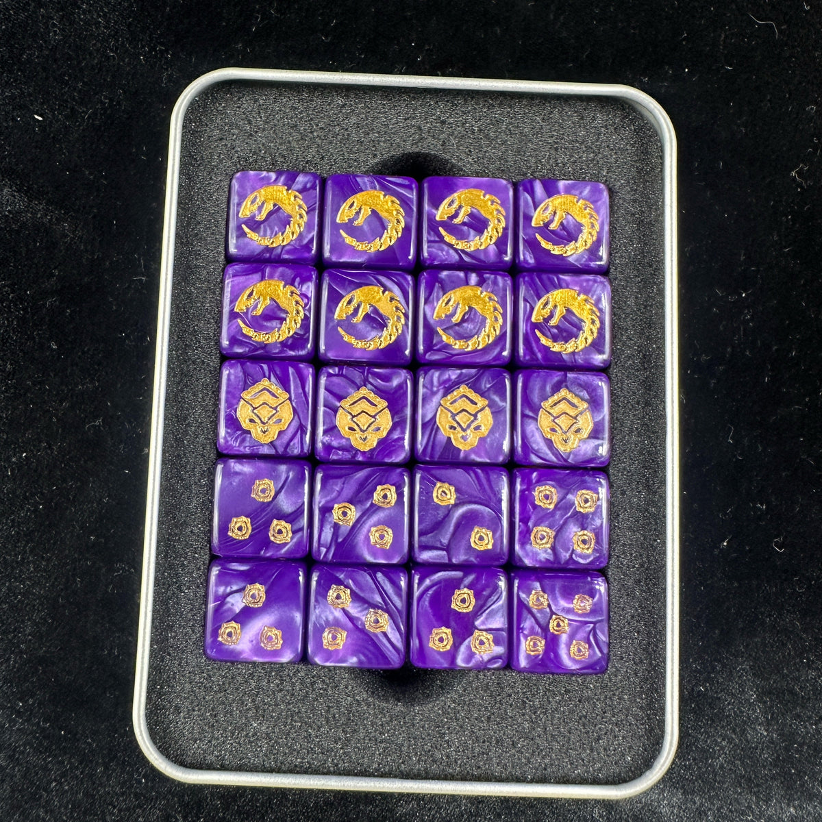 Acrylic D6 Dice – Ouroboros Pearl – Genestealer Cults Ouroboros D6 Dice Set of 20 — Top View in Metal Tin Box with Foam