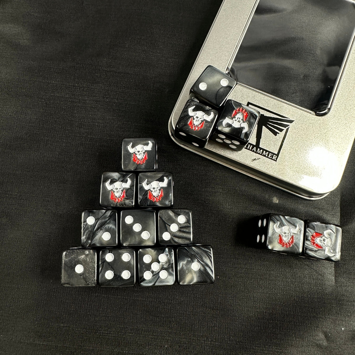 Ghazghkull Acrylic D6 Dice – Black Swirl – alternate product view
