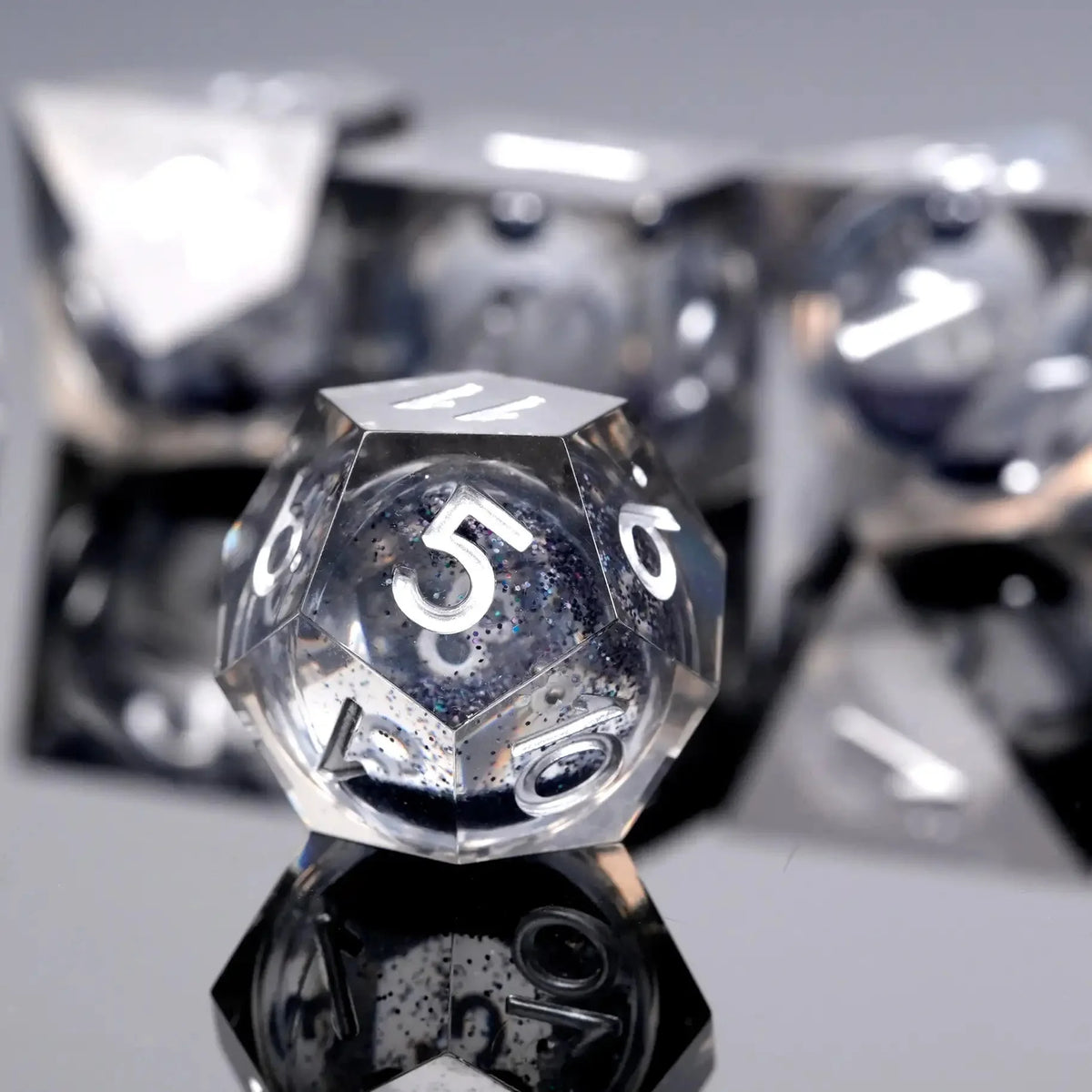 Glitter Liquid Core Dice Set – Resin dice set Black quicksand glitter core Silver engraving