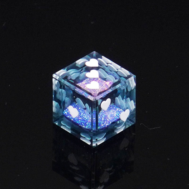 Heart Resin D6 Dice – Glitter – 18mm Shaped – alternate product view
