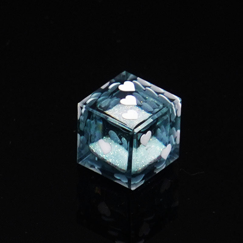 Heart Resin D6 Dice – Glitter – Quicksand 18mm – alternate product view