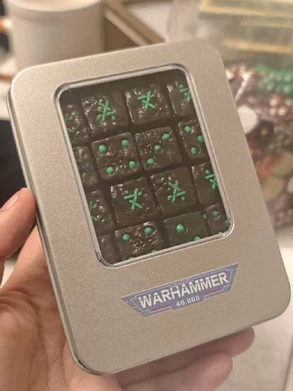 Metal D6 Dice – 40k Skaven – Warhammer 40K Skaven black D6 dice (set of 10) in a metal tin
