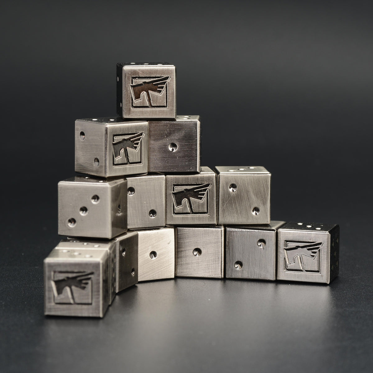 Metal D6 Dice Set – Warhammer 40K – Metal Warhammer 40K D6 Dice group arrangement showing brushed steel texture and pip